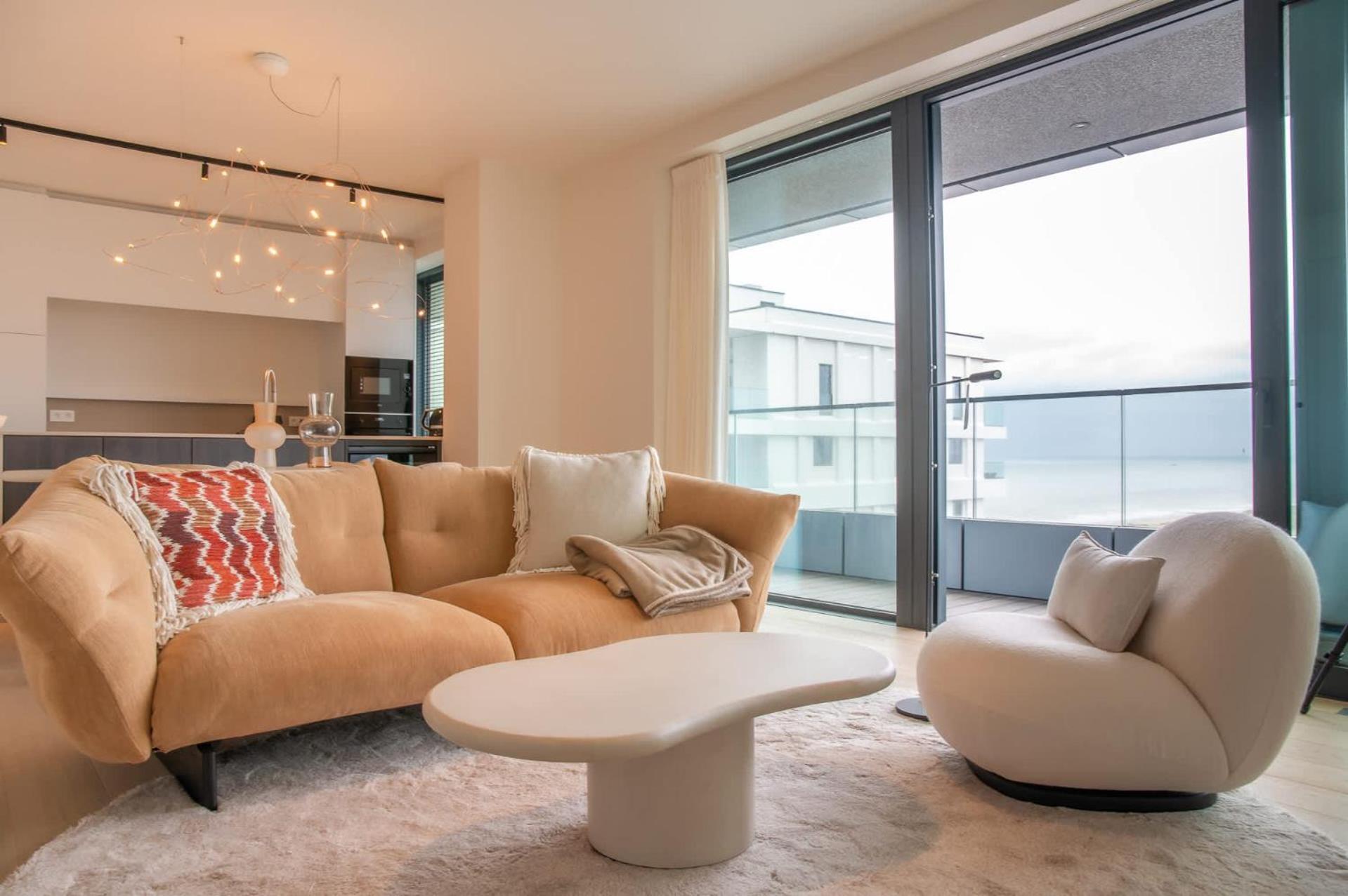 Luxurious 3Br App With Unbelievable Views *
