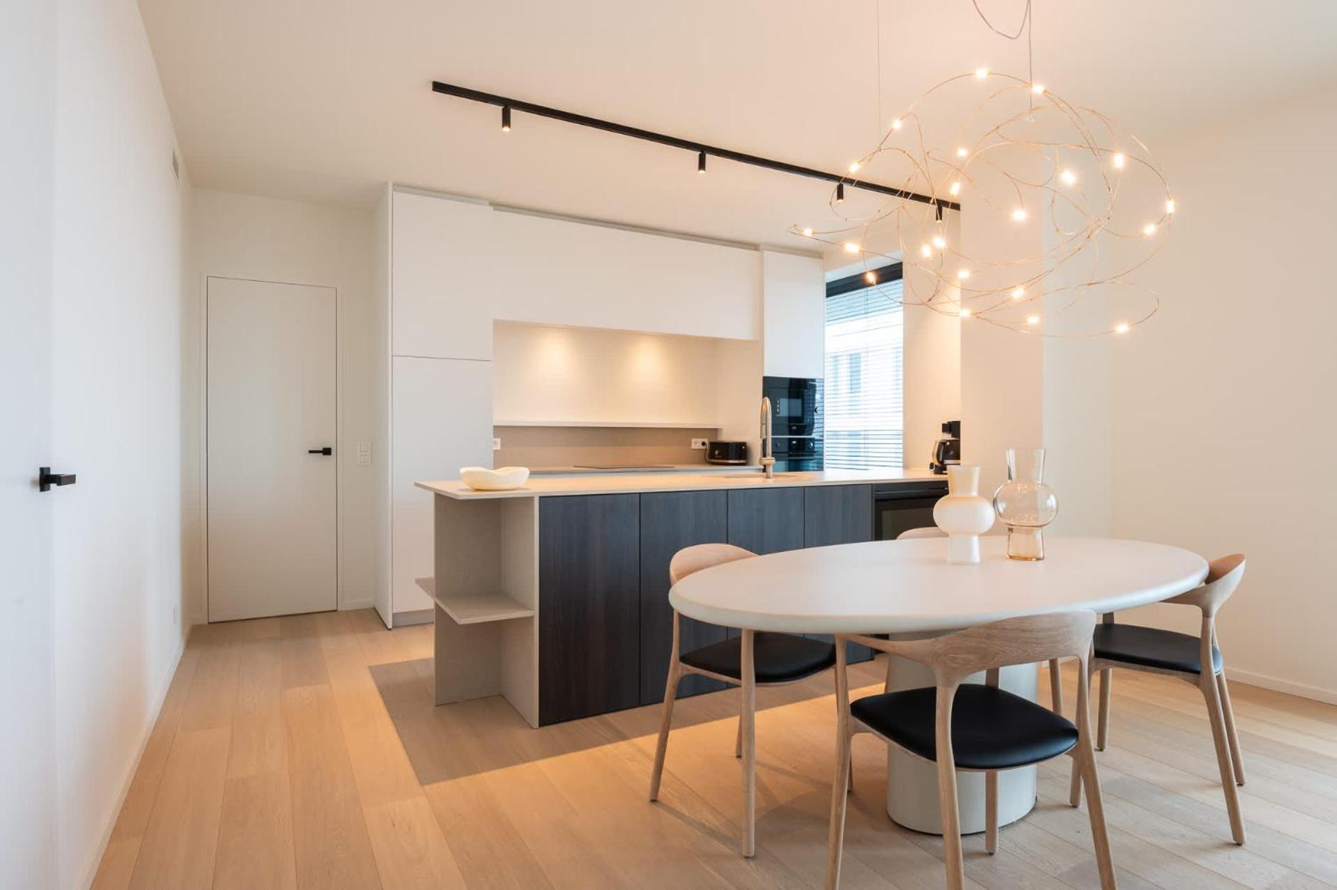 Luxurious 3Br App With Unbelievable Views *
